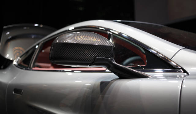 <strong>Aston Martin Vanquish｜アストンマーティン ヴァンキッシュ</strong>