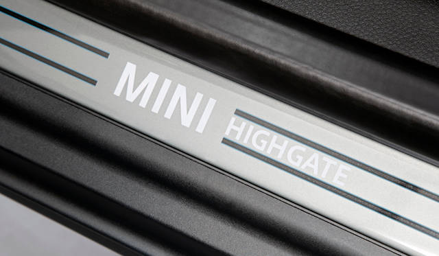 <strong>MINI Cooper S Convertible Highgate Package｜<br />ミニ クーパー S コンバーチブル ハイゲート パッケージ</strong>