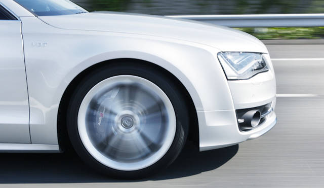 <strong>Audi S8｜アウディ S8</strong>