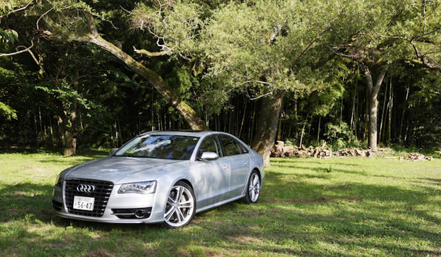 <strong>Audi S8｜アウディ S8</strong>