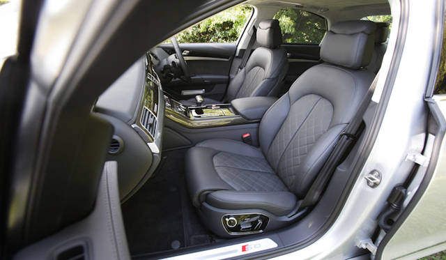 <strong>Audi S8｜アウディ S8</strong>