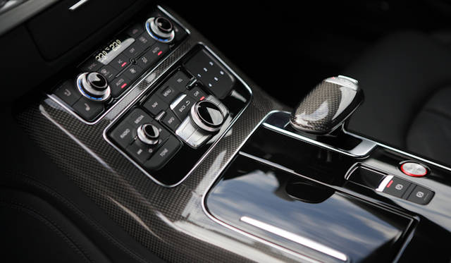 <strong>Audi S8｜アウディ S8</strong>