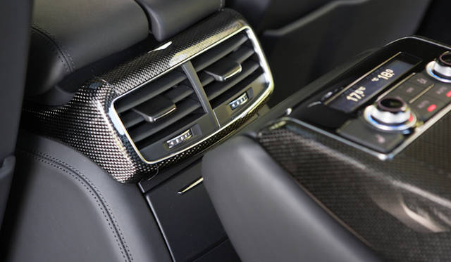 <strong>Audi S8｜アウディ S8</strong>