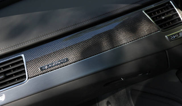 <strong>Audi S8｜アウディ S8</strong>