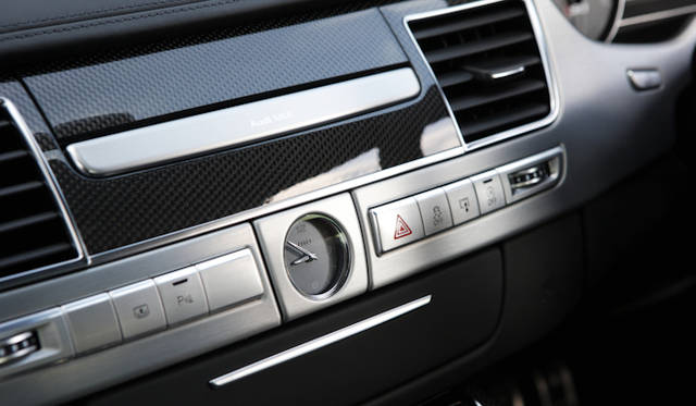 <strong>Audi S8｜アウディ S8</strong>