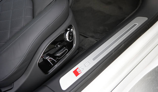<strong>Audi S8｜アウディ S8</strong>