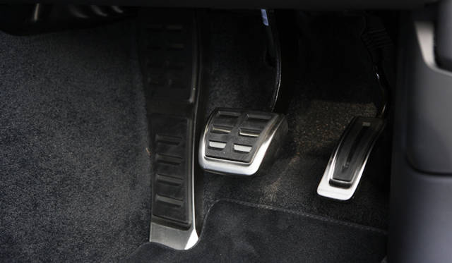 <strong>Audi S8｜アウディ S8</strong>