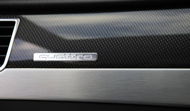 <strong>Audi S8｜アウディ S8</strong>