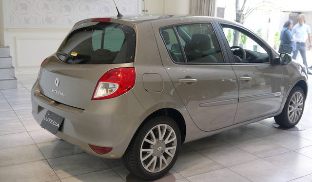 <strong>Renault Lutecia Initiale Paris｜ルノー ルーテシア イニシャル・パリ</strong>