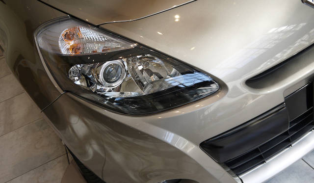 <strong>Renault Lutecia Initiale Paris｜ルノー ルーテシア イニシャル・パリ</strong>