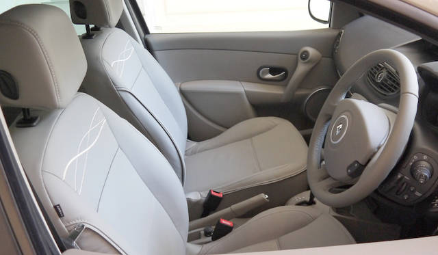 <strong>Renault Lutecia Initiale Paris｜ルノー ルーテシア イニシャル・パリ</strong>