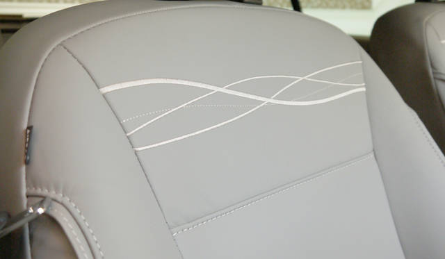 <strong>Renault Lutecia Initiale Paris｜ルノー ルーテシア イニシャル・パリ</strong>