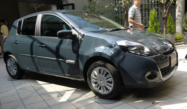 <strong>Renault Lutecia Expression MT｜ルノー ルーテシア エクスプレッション MT</strong>