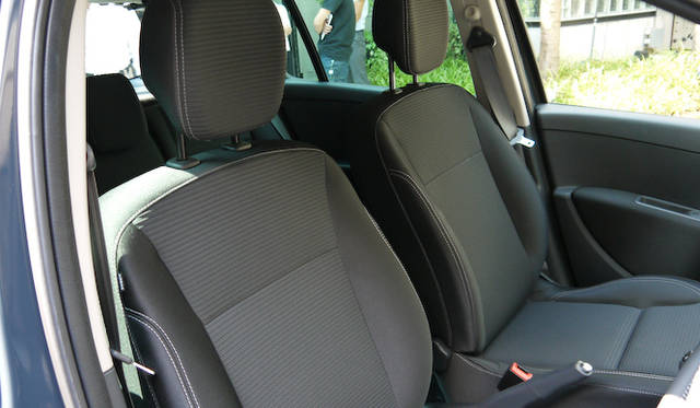 <strong>Renault Lutecia Expression MT｜ルノー ルーテシア エクスプレッション MT</strong>