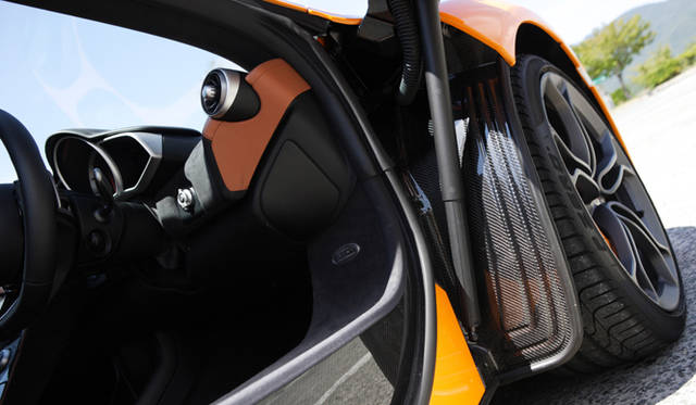 <strong>McLaren MP4-12C｜マクラーレン MP4-12C</strong>