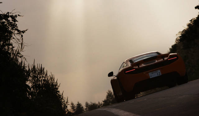 <strong>McLaren MP4-12C｜マクラーレン MP4-12C</strong>
