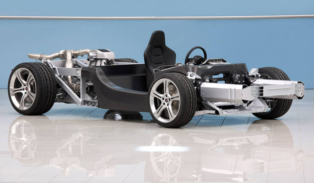 <strong>McLaren MP4-12C｜マクラーレン MP4-12C</strong><br />これが現在のマクラーレン車の基本骨格