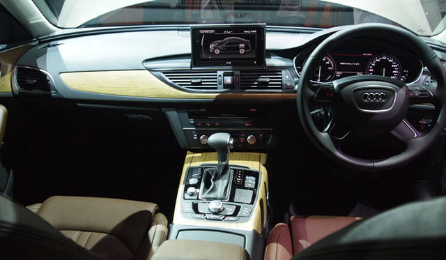 <strong>Audi A6 hybrid｜アウディ A6 ハイブリッド</strong>