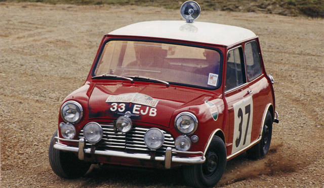 <strong>MINI Cooper｜ミニクーパー</strong>　1964年 モンテカルロ・ラリーで総合優勝したミニ クーパー