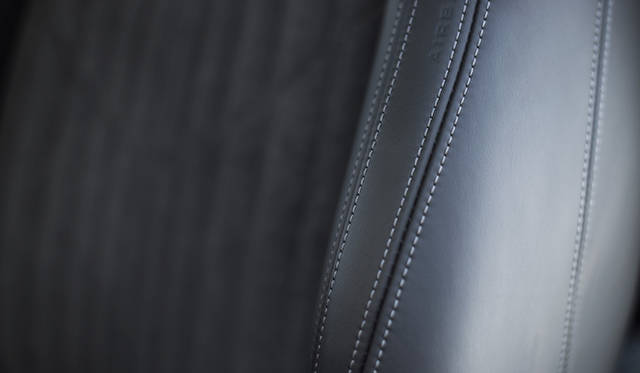 <strong>Peugeot RCZ｜プジョー RCZ</strong>