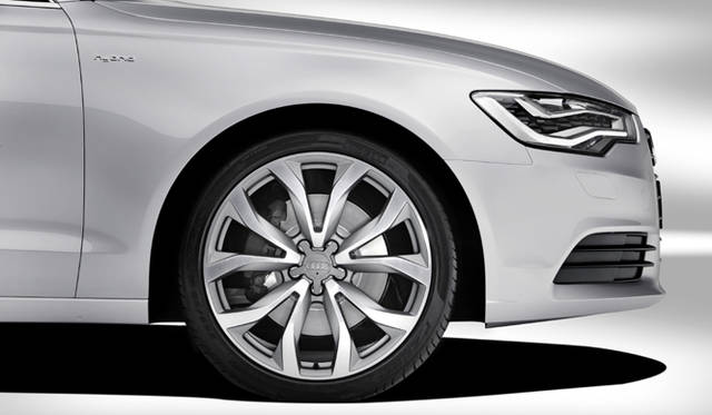 <strong>Audi A6 hybrid｜アウディ A6 ハイブリッド</strong>