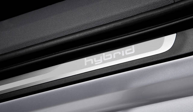 <strong>Audi A6 hybrid｜アウディ A6 ハイブリッド</strong>