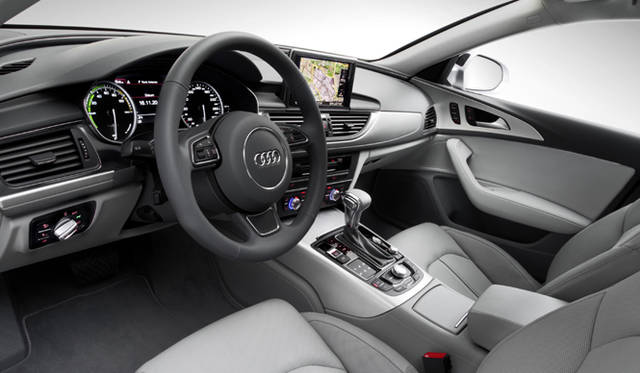 <strong>Audi A6 hybrid｜アウディ A6 ハイブリッド</strong>　写真は本国仕様車