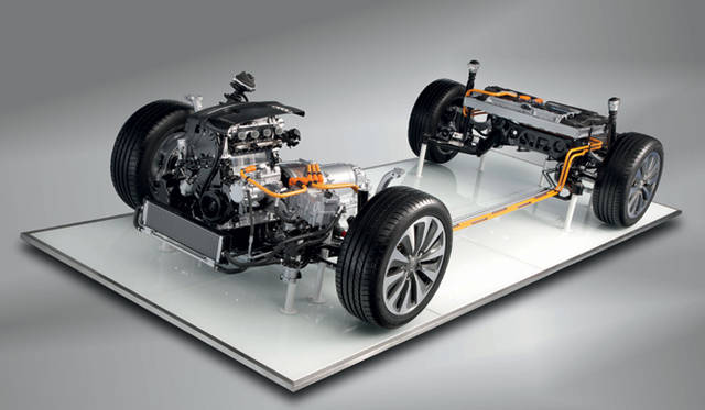 <strong>Audi A6 hybrid｜アウディ A6 ハイブリッド</strong>