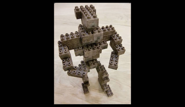 <strong>森のライフスタイル研究所</strong>　からまつブロック(1箱50ピース)で完成