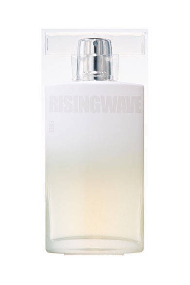 <strong>ポピュラー｜ユニセックス<br />「ライジングウェーブ」<br />ライジングウェーブ フリー オードトワレ（コーラルホワイト） </strong><br /><br />まばゆい太陽のチカラをめいっぱい浴びた果実のようなジューシーな香りから優しいフローラルの香りへと変化するトロピカルシャボンノートが特徴。<br /><br />フィッツコーポレーション<br />Tel. 03-5772-1014<br />http://www.fits-japan.com