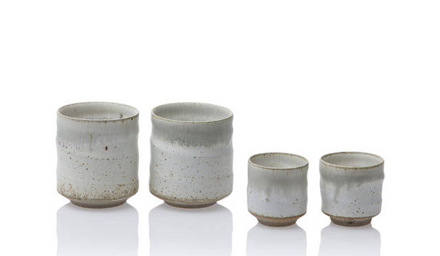 <strong>ARMANI / CASA│アルマーニ / カーザ</strong> 　「FUSION（フュージョン）」ティーカップ各6300円（左）、お猪口各4200円