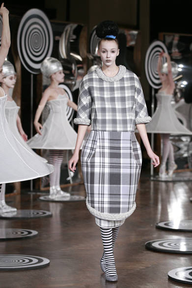 　2013年春夏コレクション　©Dan and Corina Lecca