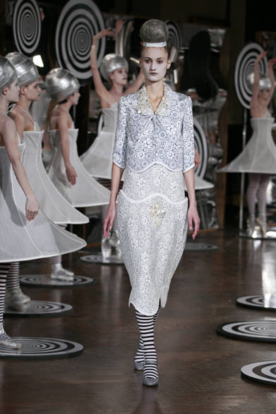 　2013年春夏コレクション　©Dan and Corina Lecca