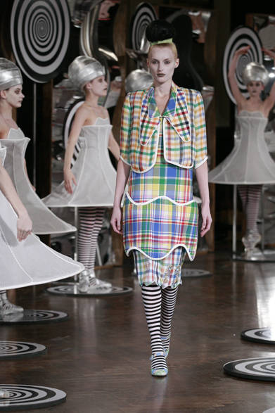 　2013年春夏コレクション　©Dan and Corina Lecca