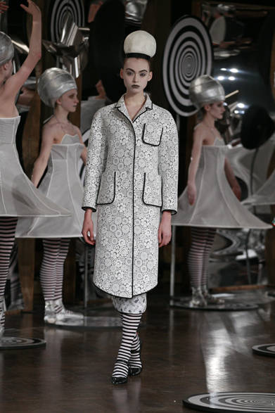 　2013年春夏コレクション　©Dan and Corina Lecca