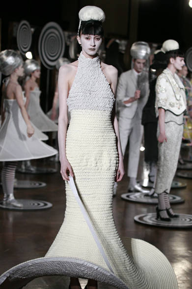 　2013年春夏コレクション　©Dan and Corina Lecca