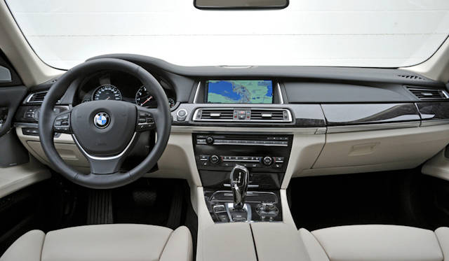 <strong>BMW 7 series｜BMW 7シリーズ</strong>