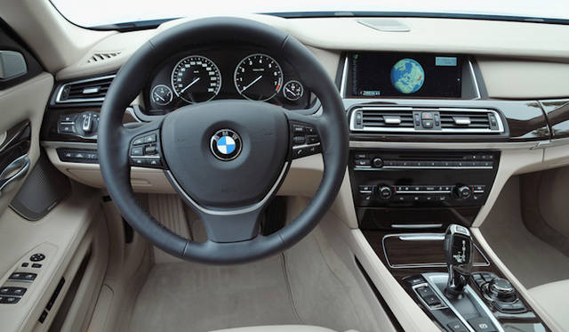 <strong>BMW 7 series｜BMW 7シリーズ</strong>