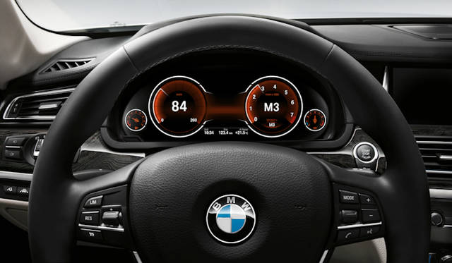 <strong>BMW 7 series｜BMW 7シリーズ</strong>　マルチ・ディスプレイ・メーター・パネル　スポーツモード