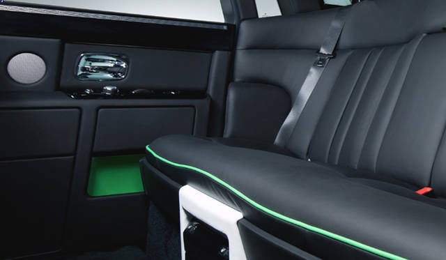 <strong>Rolls-Royce Phantom Saloon｜ロールス・ロイス ファントム サルーン</strong>