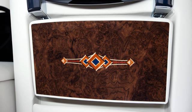 <strong>Rolls-Royce Ghost｜ロールス・ロイス ゴースト</strong>