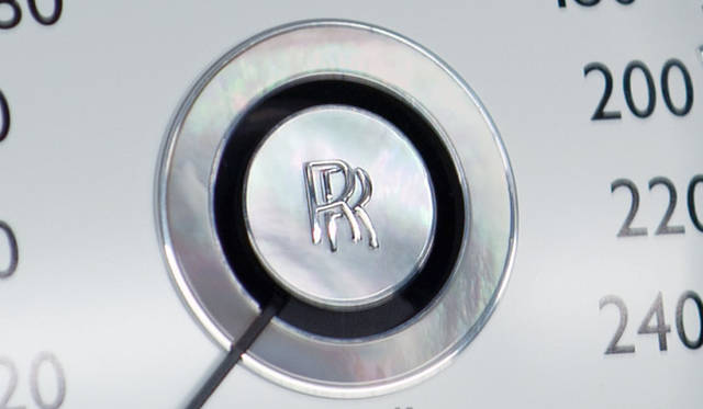 <strong>Rolls-Royce Phantom Drophead Coupe｜ロールス・ロイス ファントム ドロップヘッドクーペ</strong>