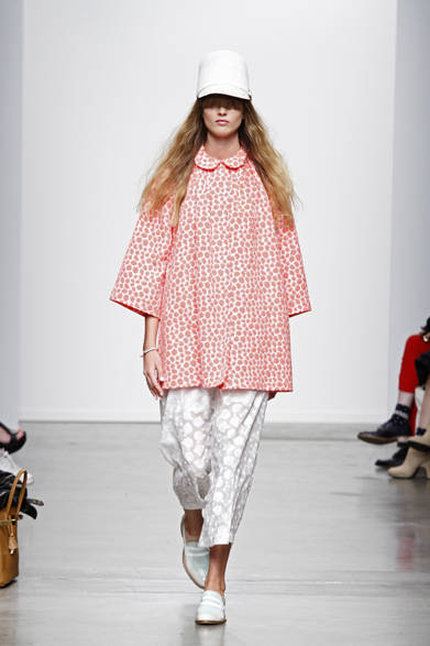 <strong>KAREN WALKER｜カレン ウォーカー</strong>　2013年春夏コレクション