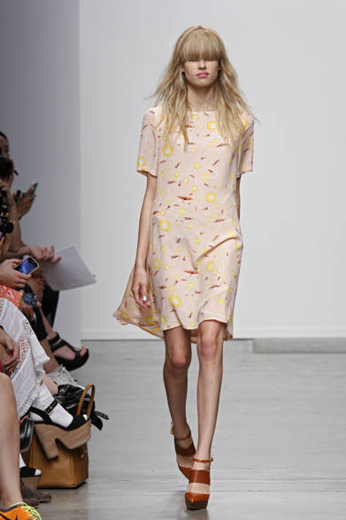 <strong>KAREN WALKER｜カレン ウォーカー</strong>　2013年春夏コレクション