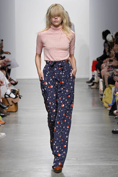 <strong>KAREN WALKER｜カレン ウォーカー</strong>　2013年春夏コレクション