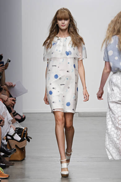 <strong>KAREN WALKER｜カレン ウォーカー</strong>　2013年春夏コレクション