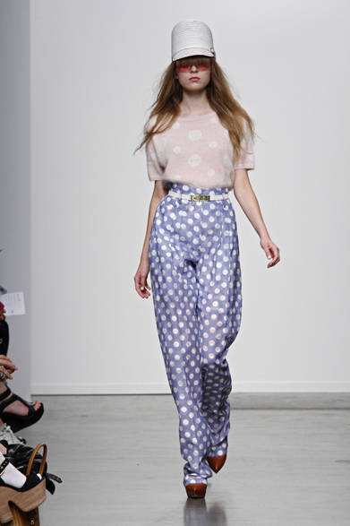 <strong>KAREN WALKER｜カレン ウォーカー</strong>　2013年春夏コレクション