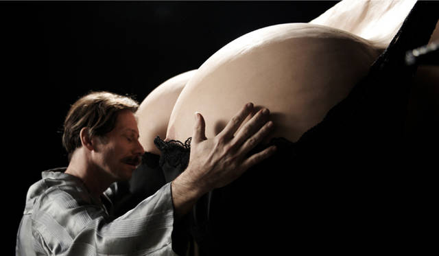 <strong>MOVIE｜チキンとプラム～あるバイオリン弾き、最後の夢～</strong>　哀しくもロマンチックな恋を、注目の女性アーティスト、マルジャン・サトラピが独特の世界観と繊細な映像美で描き出す