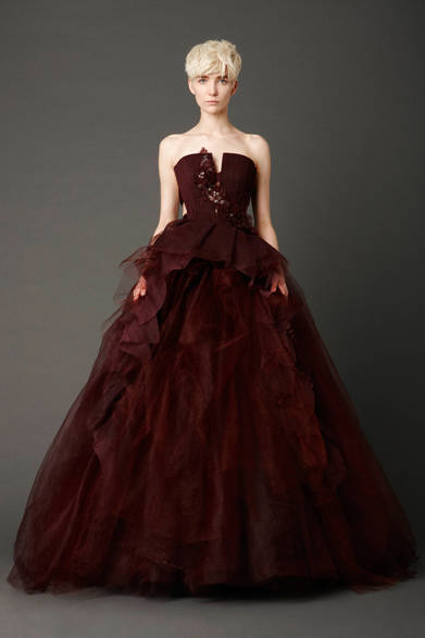 <strong>Vera Wang│ヴェラ・ウォン</strong>　2013 SS新作のドレスのシリーズも今後登場する