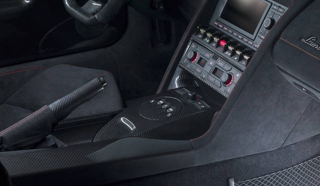 <strong>Lamborghini Gallardo LP 570-4 Edizione Tecnica｜LP 570-4 エディツィオーネ・テクニカ</strong>